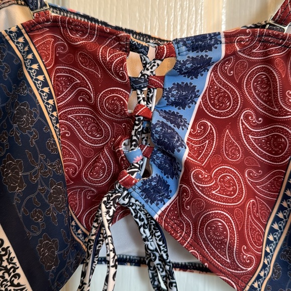 Bikini - Picture 4 of 5